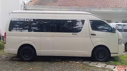 Aya Travel Bus-Side Image