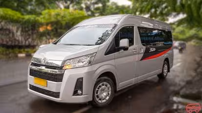 Bhinneka Shuttle Bus-Front Image