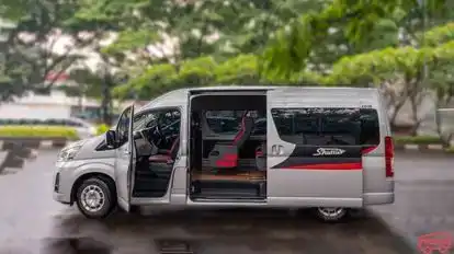 Bhinneka Shuttle Bus-Front Image