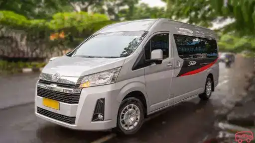 Bhinneka Shuttle Bus-Front Image