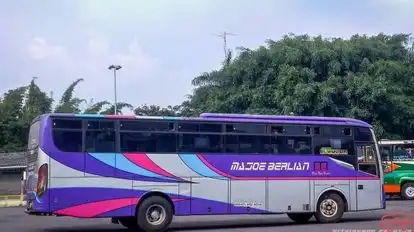 Majoe Utama Bus-Side Image