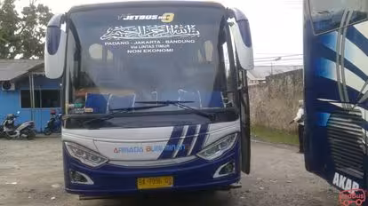 Armada Bumi Minang Bus-Front Image