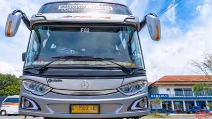 Pelita Baru Prima Bus-Front Image