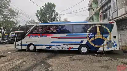 Armada Indah Sumatera Bus-Side Image