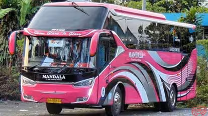 Mandala Bus-Front Image