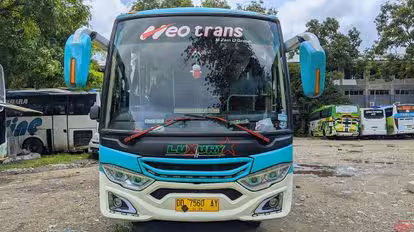 Neo Trans Bus-Front Image