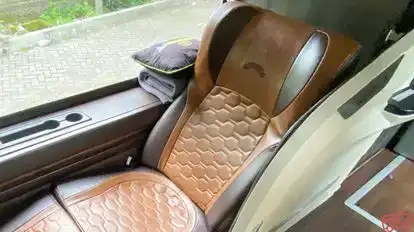 Handoyo Bus-Seats Image
