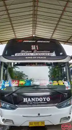 Handoyo Bus-Front Image