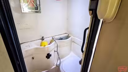 Blue Line Bus-Amenities Image
