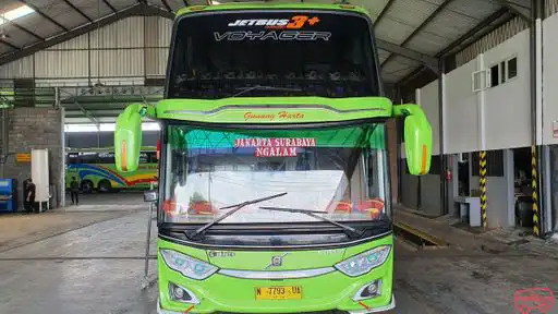 Gunung Harta Solutions Bus-Front Image