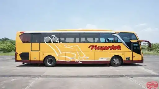 Nusantara CN Bus-Front Image