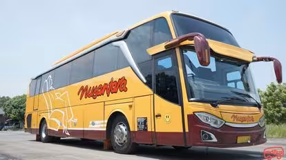 Nusantara CN Bus-Side Image