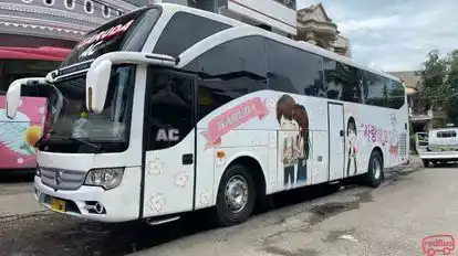 Garuda Bus-Front Image
