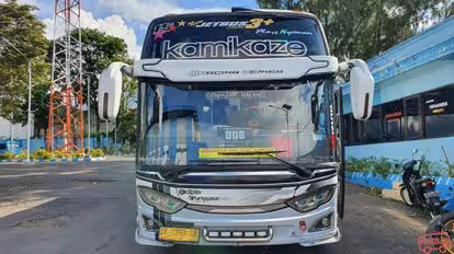 Purnayasa Bus-Front Image