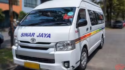 Sinar Jaya Shuttle Bus-Front Image
