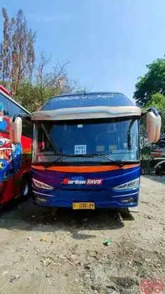 Berlian Jaya Bus-Front Image
