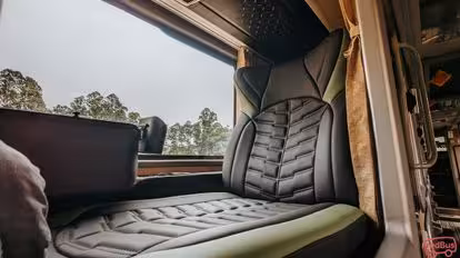 Berlian Jaya Bus-Seats Image