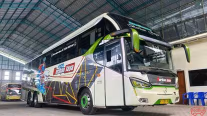 Berlian Jaya Bus-Side Image