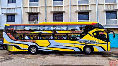 Sinar Muda Bus-Side Image