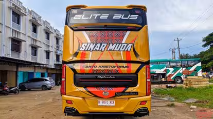 Sinar Muda Bus-Side Image
