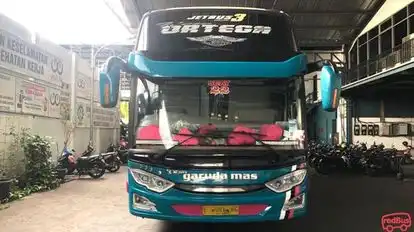 Garuda Mas Bus-Front Image