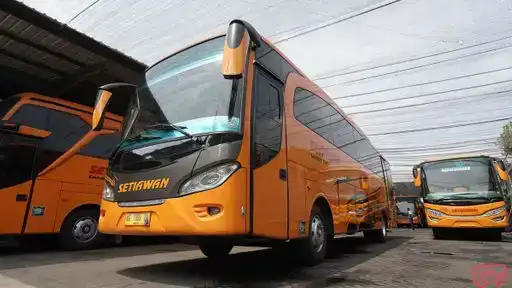 PO Setiawan Bus-Front Image