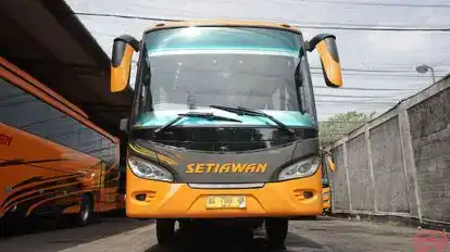 PO Setiawan Bus-Front Image
