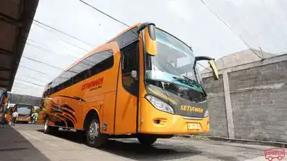 PO Setiawan Bus-Front Image
