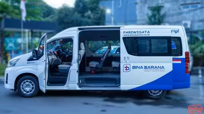 Bina Sarana Shuttle Bus-Side Image