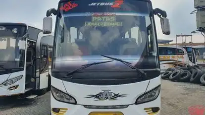 Akas AAA Bus-Front Image