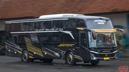 Semeru Trans Bus-Front Image