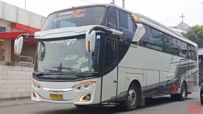 Semeru Trans Bus-Front Image