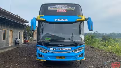 BEsT Premium Bus-Front Image