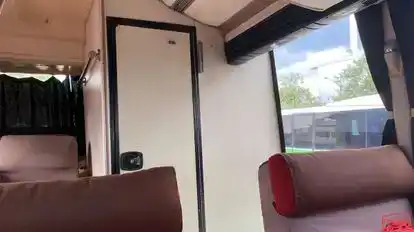 PO RAYA Bus-Amenities Image