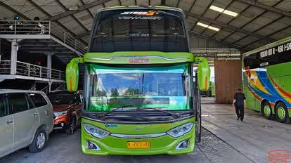 Gunung Harta Solutions Bus-Front Image