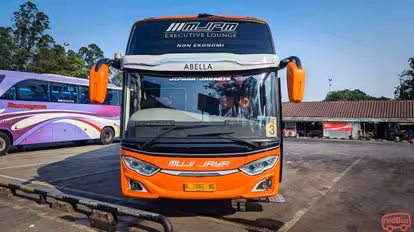 Muji Jaya PM Bus-Front Image