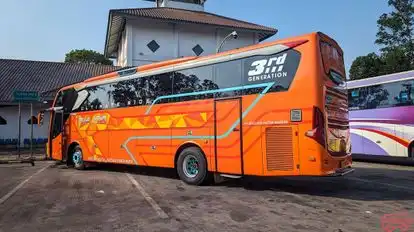 Muji Jaya PM Bus-Side Image
