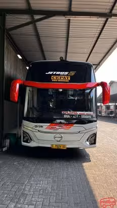 Eka Bus-Front Image