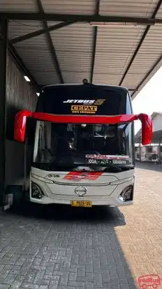 Eka Bus-Front Image