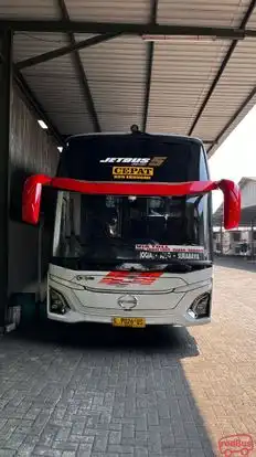 Eka Bus-Front Image