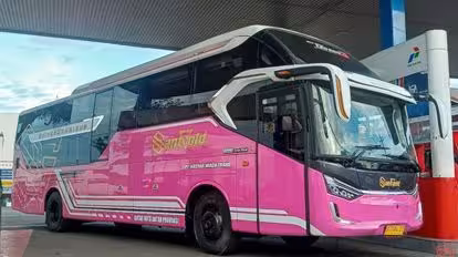 Sant Gold Bus-Front Image
