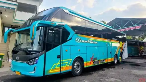 Sant Gold Bus-Front Image