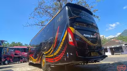 Agung Sejati Bus-Front Image