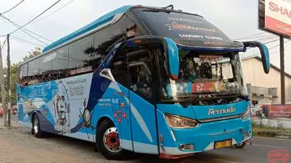 Armada Jaya Perkasa Bus-Front Image