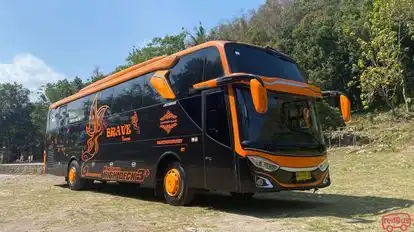 Brave Bus-Front Image