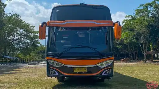 Brave Bus-Front Image