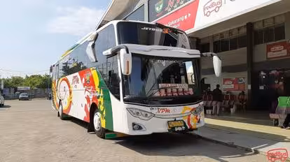 NPM Bus-Front Image