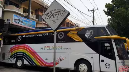 PT. Pelangi Atra Kana Bus-Front Image