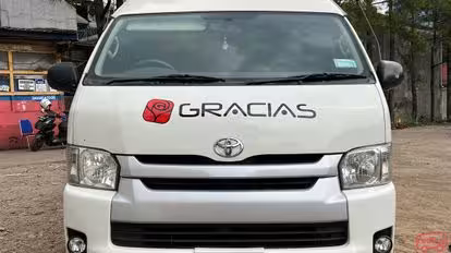 Gracias Shuttle Bus-Front Image