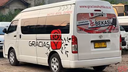 Gracias Shuttle Bus-Side Image